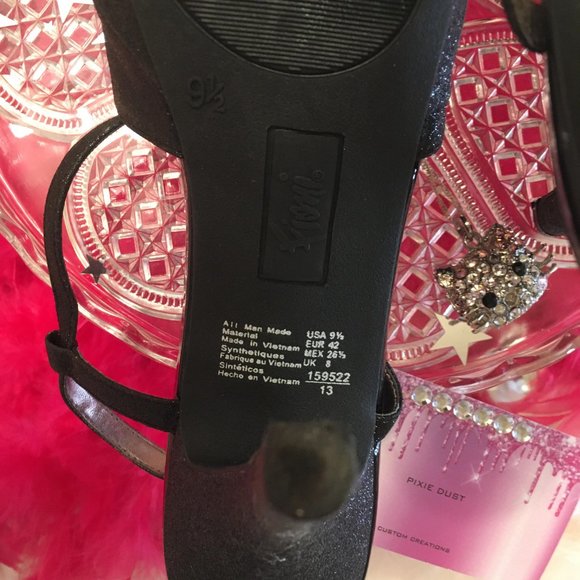 GORGEOUS black glitter heels and matching earings with hello kitty crystals! - Picture 13 of 15